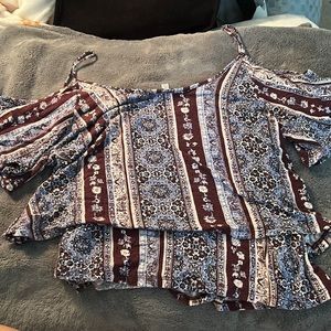 Cut out shoulder flowy top